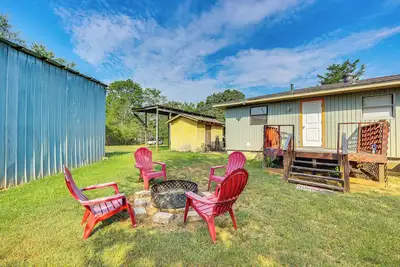 Image de Rural Escape Near Lake Ouachita w/ Gas Grill!