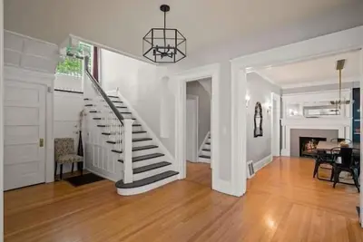 Image de Luxury + History + Ideal Location