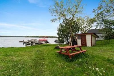 Image de Relaxing Lakefront Cabin