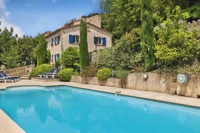 Image de Superbe villa 5 chambres, 5 Sdb, piscine et jardin sans vis à vis