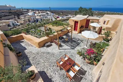 Image de Maison dans le village traditionnel de Finikia, à 15min a pied de Oia