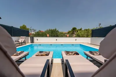 Image de Villa Lungomare 4-bedroom villa  superb Zadar Ac, WiFi privat pool lounge, garden