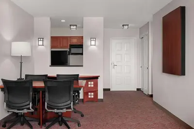 Image de 2 Cozy Suites Ideal for Groups doing business or visits - Balcony, Full Kitchen