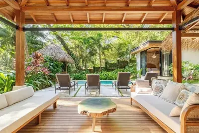 Image de La Perla A Tropical Gem Beachside Property beach at your door