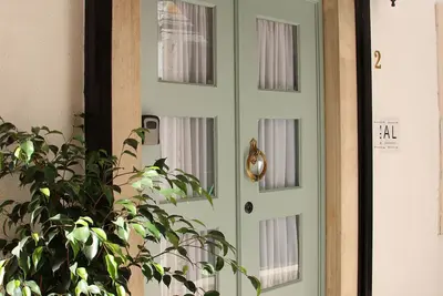 Image de TreeStudio Apartment- spacious and cozy, in the historic downtown/commercial city.