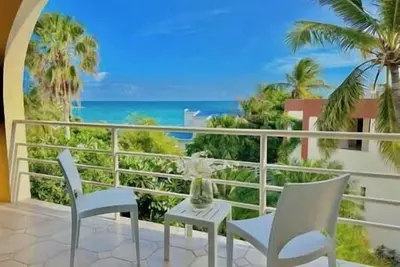 Pelican 2 bedr ocean view apt