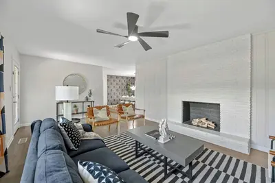 Image de 4bd - 9mins to Famu & Fsu - Backyard Movie Theater
