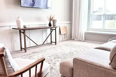 Image de Boho Chic Cozy Oasis+Pool+Gym+Ping Pong+Air Hockey