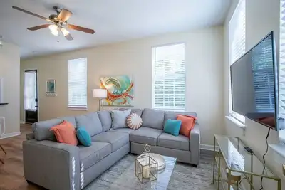 Image de The Lummus 2br Cozy Triplex by Velvet Ditch Villas