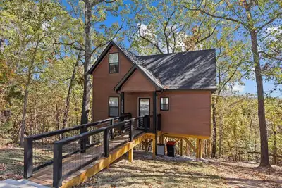Image de TreeHouse, Hot Tub, Wooded Views, Near Lake