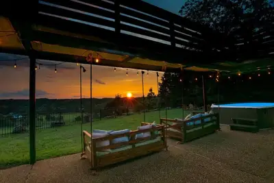 Image de Luxury Lodge! 5000 sqft only 25 mins to Nashville