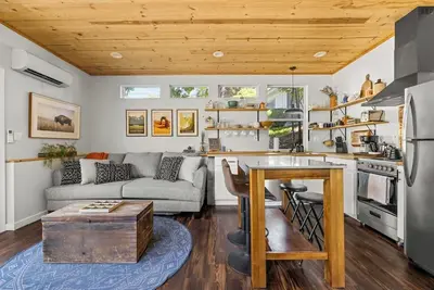 Image de Cottage near foothills