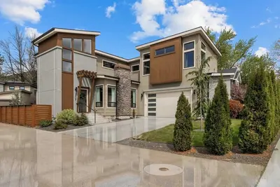 Image de Aviation Themed- Hot Tub- Gas Firepit