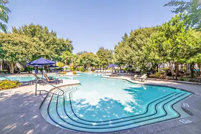 Image de Texan Oasis 10min from Downtown