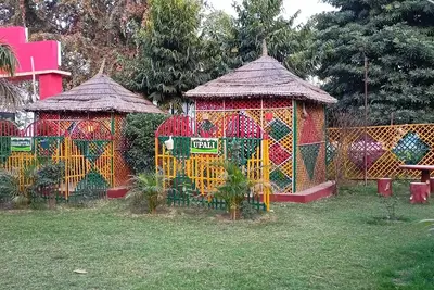 Image de Resort : Stay in Our Wooden Cottage and Bungalow Rooms