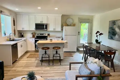 Image de Charming 2-bedroom unit with vineyard views at the Villa Mimosa in Napa Valley