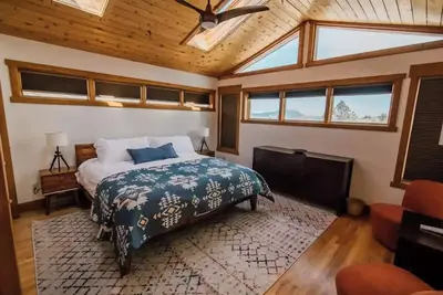 Image de Giant View Home\n\n\n