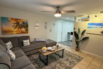 Image de Charming home near Anna Maria Island with Jacuzzi