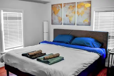 Image de 4br Game Center, Cappuccino Cafe, 2 King Beds, 30min to Nyc + 5min to Ewr