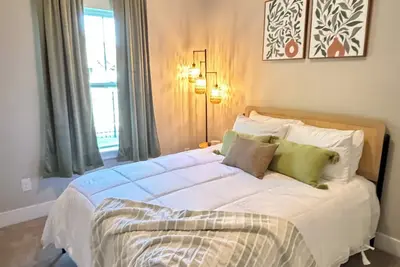 Image de New Urban Retreat Near Uptown