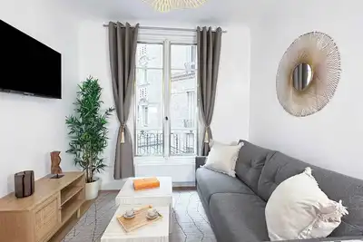 Image de Sublime logement avec ascenseur & vue Tour Eiffel