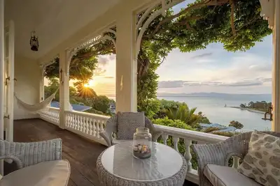 Image de 'Middle Earth - Te Whare Rangi' - Private Room in Nelson Waterfront