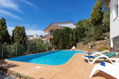 Image de Magnifique maison de vacances privée avec piscine privée, Wifi, Tv, terrasse et animaux admis