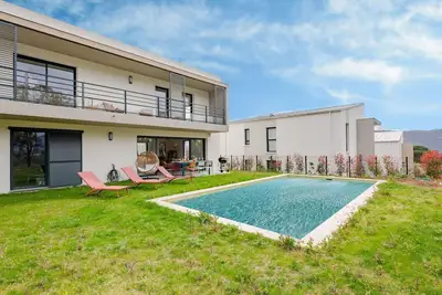 Image de Belle maison de vacances privée avec piscine privée, climatisation, Wifi, Tv, terrasse et parking