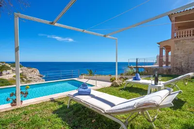 Image de Merveilleuse maison de vacances pour 6 personnes avec Wifi, piscine privée, Tv et patio