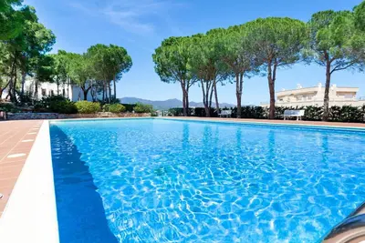Image de Joli appartement pour 4 personnes avec piscine, Wifi, Tv, balcon et animaux admis
