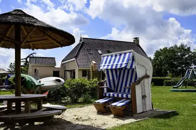 Image de Magnifique maison de vacances privée pour 12 personnes avec Wifi, piscine, Tv, terrasse et parking