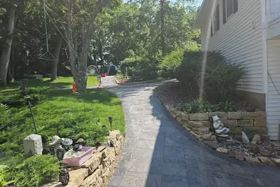 Image de Sunset retreat 2 bedroom\nOverlooking river and sunsets\npool and hottub. Remodel