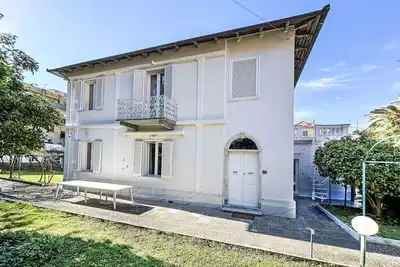 Image de Joli appartement pour 6 personnes avec climatisation, Wifi, Tv, patio et parking