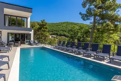 Image de Maison de vacances privée avec Wifi, piscine privée, climatisation, bain à remous, Tv, terrasse