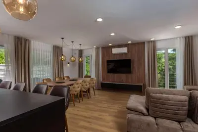 Image de Belle maison de vacances avec climatisation, piscine privée, bain à remous, Wifi, Tv et terrasse