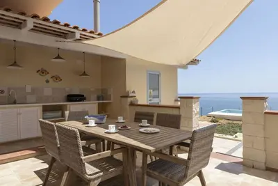 Magnifique maison de vacances avec climatisation, piscine privée, Wifi, Tv, terrasse et parking