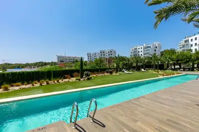 Image de Bel appartement pour 6 personnes avec Wifi, climatisation, piscine, Tv et patio