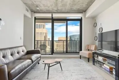 Image de Dt Views | Pool | Gym | Ac | Mins to Saddledome