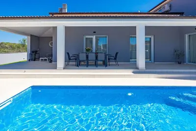 Image de Magnifique maison de vacances privée avec climatisation, Wifi, piscine privée, Tv et terrasse