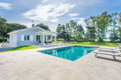 Image de Maison de vacances privée avec Wifi, piscine privée, climatisation, Tv, terrasse, parking