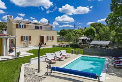 Image de Maison de vacances privée avec Wifi, piscine privée, climatisation, Tv, terrasse, vue panoramique