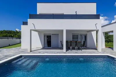 Image de Maison de vacances privée avec climatisation, bain à remous, Wifi, piscine privée, Tv, terrasse