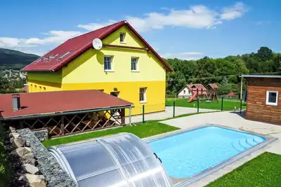 Image de Belle maison de vacances privée avec bain à remous, piscine privée, Wifi, Tv, patio et parking