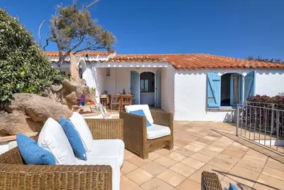 Appartement dans une maison de vacances avec Wifi, climatisation, Tv, patio, animaux admis, parking