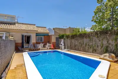 Image de Magnifique maison de vacances avec Wifi, piscine privée, climatisation, Tv et patio