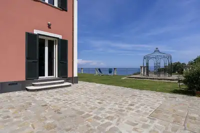 Image de Belle maison de vacances privée pour 8 personnes avec climatisation, Wifi, terrasse et parking