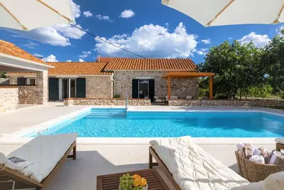 Image de Magnifique maison de vacances privée avec piscine privée, Wifi, climatisation, Tv et terrasse