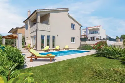 Image de Belle maison de vacances privée avec climatisation, piscine privée, Wifi, Tv, terrasse, parking