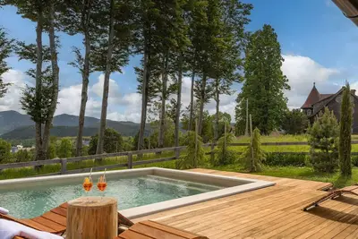 Image de Maison de vacances privée avec piscine privée, Wifi, bain à remous, Tv, terrasse, animaux admis