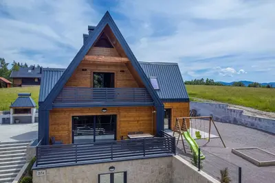 Image de Maison de vacances privée avec Wifi, bain à remous, climatisation, Tv, terrasse, parking